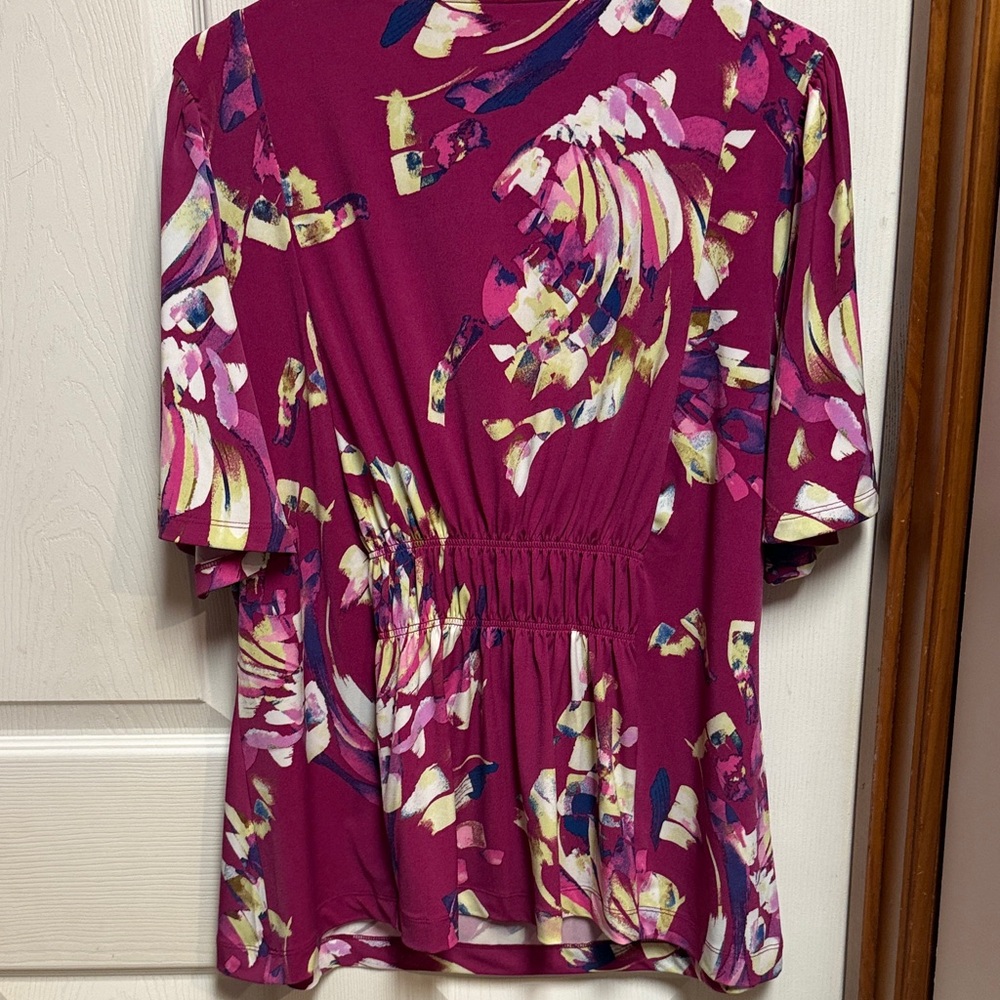 Chico's Fuchsia Floral Print Flutter-Sleeve Blouse Size 2 - Picture 4 of 6